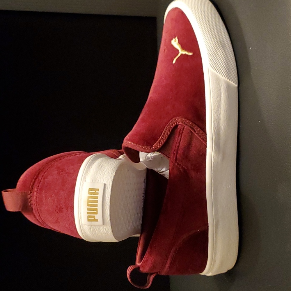 BNIB Puma Bari Velvet Slip Ons Burgundy